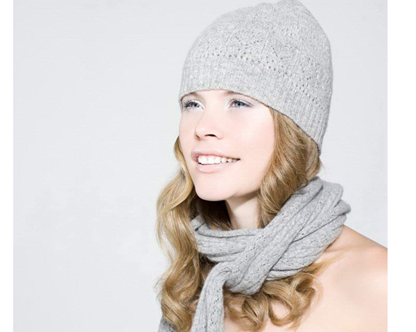 WKGL1111  Knitted hat for girl.