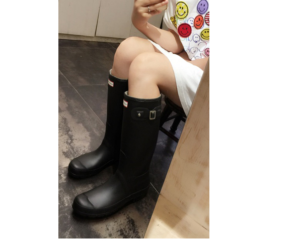 WKGL9501  Lady's Rain Shoes.