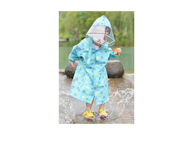 WKGL9015  Kid's raincoat.