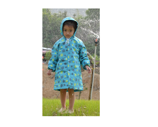 WKGL9015  Kid's raincoat.