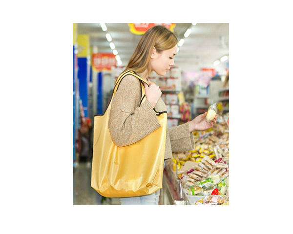 WKGL2104  Shopping bag.